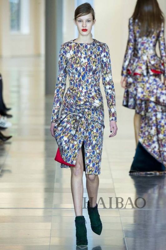 城市森林的朝圣之旅！Antonio Berardi 2015秋冬女裝秀，海報網(wǎng)帶你回顧2015秋冬倫敦時裝周