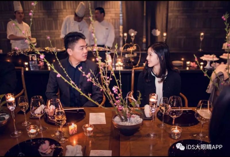 奶茶妹妹亮相時裝周狂撒狗糧，白到發(fā)光??！
