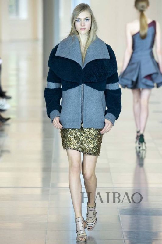 城市森林的朝圣之旅！Antonio Berardi 2015秋冬女裝秀，海報網(wǎng)帶你回顧2015秋冬倫敦時裝周