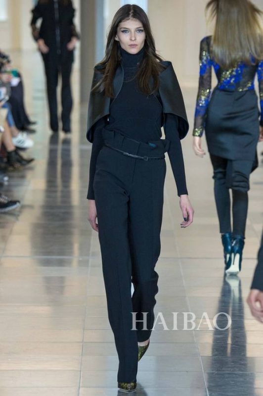 城市森林的朝圣之旅！Antonio Berardi 2015秋冬女裝秀，海報網(wǎng)帶你回顧2015秋冬倫敦時裝周