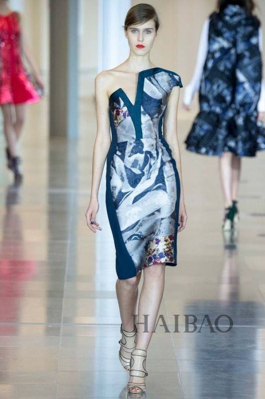 城市森林的朝圣之旅！Antonio Berardi 2015秋冬女裝秀，海報網(wǎng)帶你回顧2015秋冬倫敦時裝周