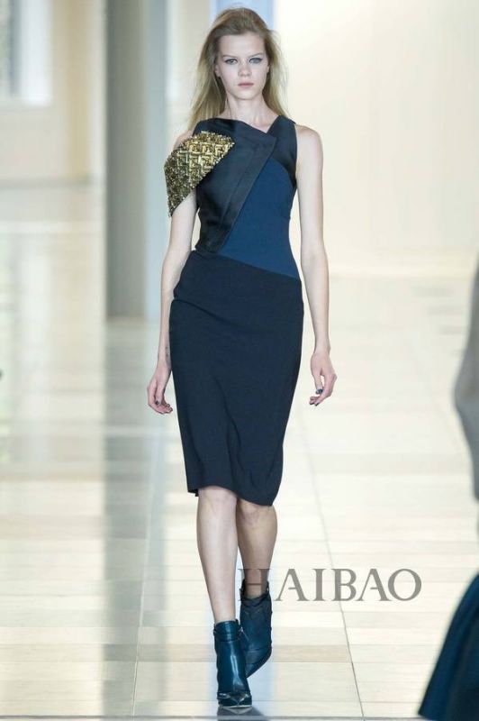 城市森林的朝圣之旅！Antonio Berardi 2015秋冬女裝秀，海報網(wǎng)帶你回顧2015秋冬倫敦時裝周